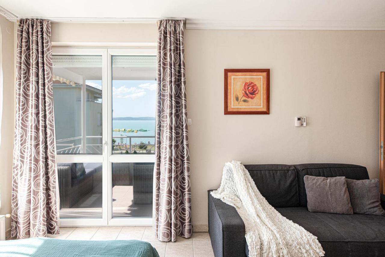 Lakeside Family Apartment Шіофок Екстер'єр фото