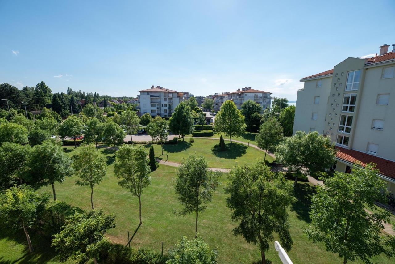 Lakeside Family Apartment Шіофок Екстер'єр фото