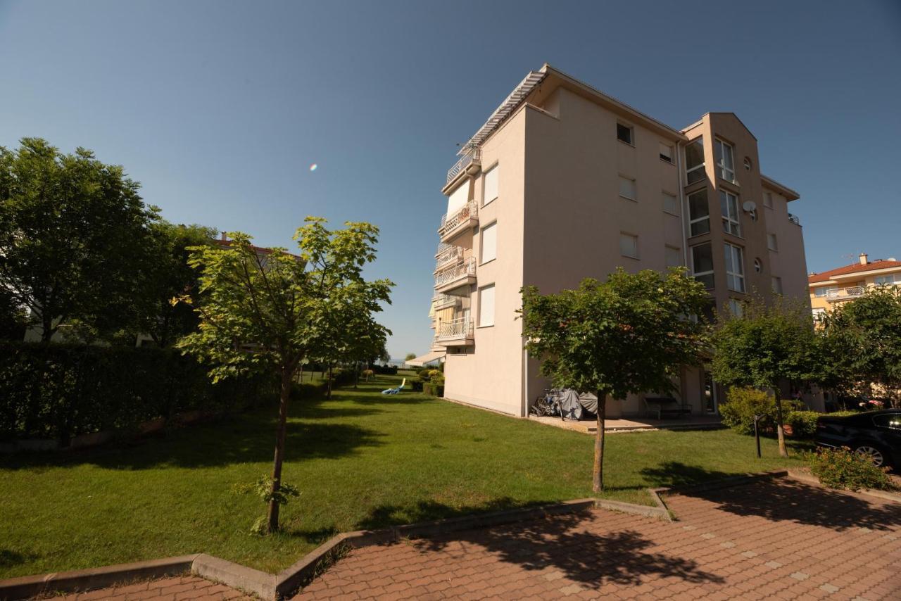 Lakeside Family Apartment Шіофок Екстер'єр фото