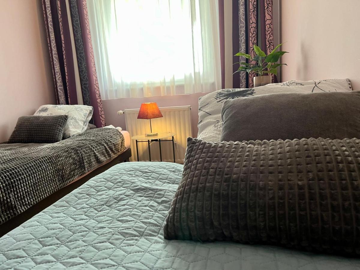 Lakeside Family Apartment Шіофок Екстер'єр фото